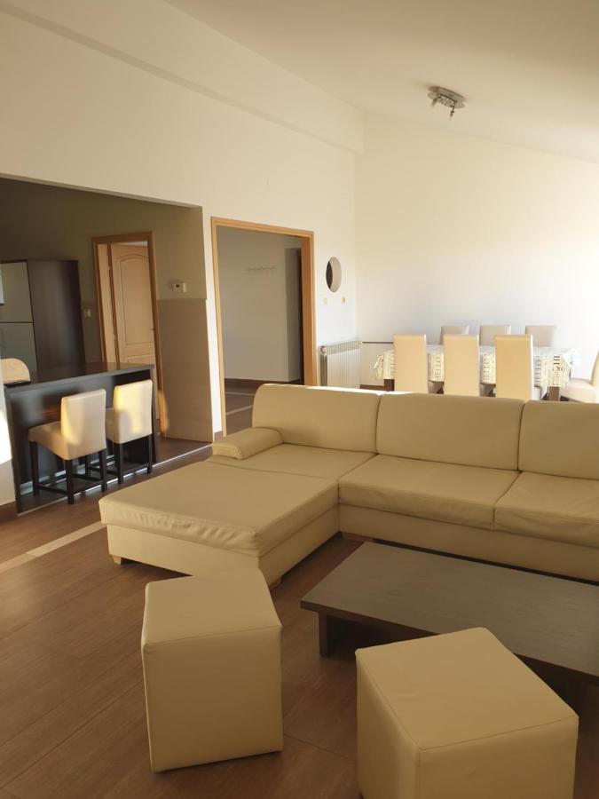 Apartments Seafront Villa Pula Exteriör bild